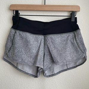 Lululemon Speed Short 2.5" Fractal Alpine White Black/Black Size 2